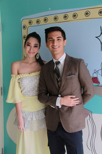 ฐิสา วริฏฐิสา ปลื้มร้องเพลง หนีก็รัก ประกอบละครคู่กับ ชิน ชินวุฒิ ฐิสา วริฏฐิสา ปลื้มร้องเพลง หนีก็รัก ประกอบละครคู่กับ ชิน ชินวุฒิ