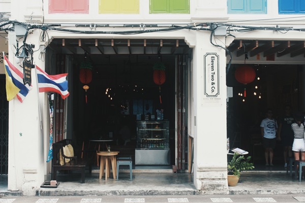 เที่ยวเกาะไม้ท่อน ล่องเรือยอร์ช ใช้ชีวิตชิล ๆ กลางทะเล เที่ยวเกาะไม้ท่อน ล่องเรือยอร์ช ใช้ชีวิตชิล ๆ กลางทะเล