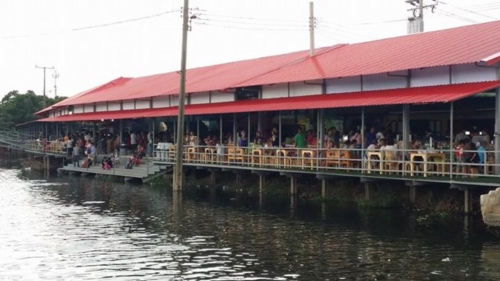 ตลาดน้ำวัดพระยาสุเรนทร์ ตลาดสุดอินเทรนด์แห่งใหม่ของคนกรุง ตลาดน้ำวัดพระยาสุเรนทร์ ตลาดสุดอินเทรนด์แห่งใหม่ของคนกรุง