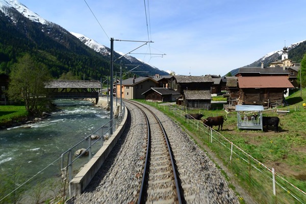 ไปนั่ง Glacier Express รถด่วนขบวนที่ช้าที่สุดในโลกกัน ไปนั่ง Glacier Express รถด่วนขบวนที่ช้าที่สุดในโลกกัน