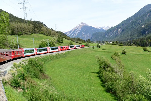 ไปนั่ง Glacier Express รถด่วนขบวนที่ช้าที่สุดในโลกกัน ไปนั่ง Glacier Express รถด่วนขบวนที่ช้าที่สุดในโลกกัน