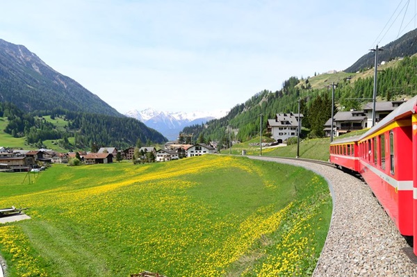 ไปนั่ง Glacier Express รถด่วนขบวนที่ช้าที่สุดในโลกกัน ไปนั่ง Glacier Express รถด่วนขบวนที่ช้าที่สุดในโลกกัน