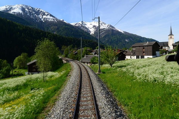 ไปนั่ง Glacier Express รถด่วนขบวนที่ช้าที่สุดในโลกกัน ไปนั่ง Glacier Express รถด่วนขบวนที่ช้าที่สุดในโลกกัน