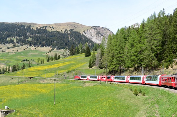 ไปนั่ง Glacier Express รถด่วนขบวนที่ช้าที่สุดในโลกกัน ไปนั่ง Glacier Express รถด่วนขบวนที่ช้าที่สุดในโลกกัน