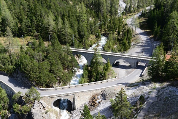 ไปนั่ง Glacier Express รถด่วนขบวนที่ช้าที่สุดในโลกกัน ไปนั่ง Glacier Express รถด่วนขบวนที่ช้าที่สุดในโลกกัน