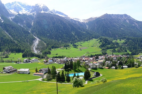 ไปนั่ง Glacier Express รถด่วนขบวนที่ช้าที่สุดในโลกกัน ไปนั่ง Glacier Express รถด่วนขบวนที่ช้าที่สุดในโลกกัน