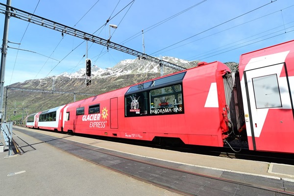 ไปนั่ง Glacier Express รถด่วนขบวนที่ช้าที่สุดในโลกกัน ไปนั่ง Glacier Express รถด่วนขบวนที่ช้าที่สุดในโลกกัน