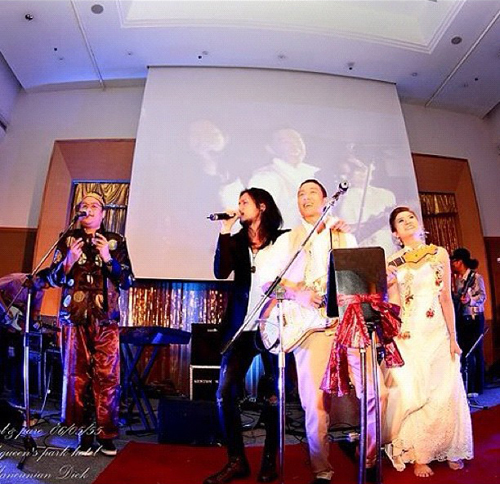 พล แคลช แต่งงาน