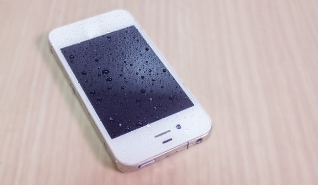 มือถือเปียกน้ำ