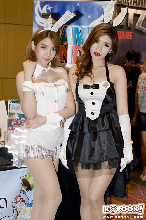 พริตตี้สาวสวยที่งาน Thailand Mobile Expo 2016