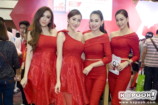 พริตตี้สาวสวยที่งาน Thailand Mobile Expo 2016