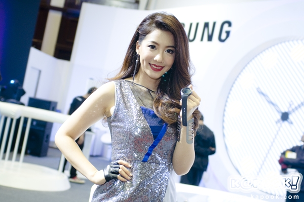 พริตตี้สาวสวยที่งาน Thailand Mobile Expo 2016