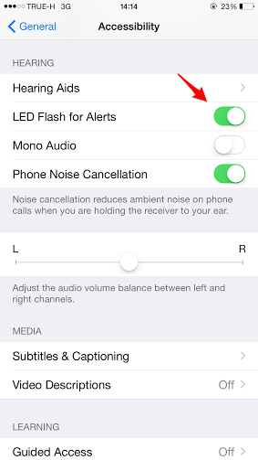 วิธีตั้งค่าแฟลช LED จากกล้อง iPhone ให้ไฟกระพริบแจ้งเตือน 