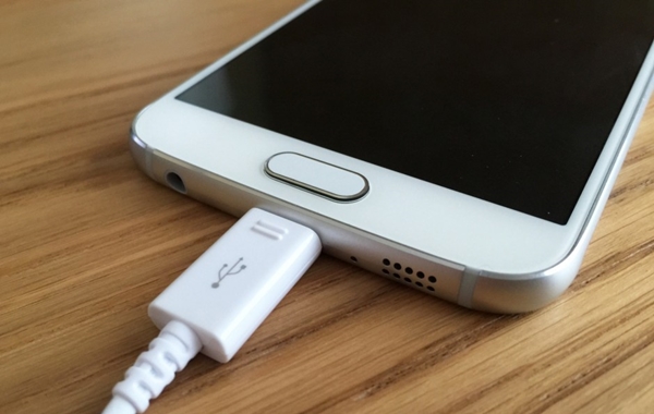 8 เหตุผล ทำไม  iPhone 6s ถึงสู้ Galaxy S6 ไม่ได้
