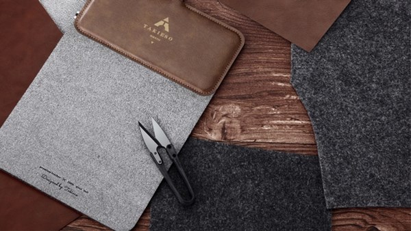 MousePad+ แผ่นรองเม้าส์พร้อมแท่นชาร์จ