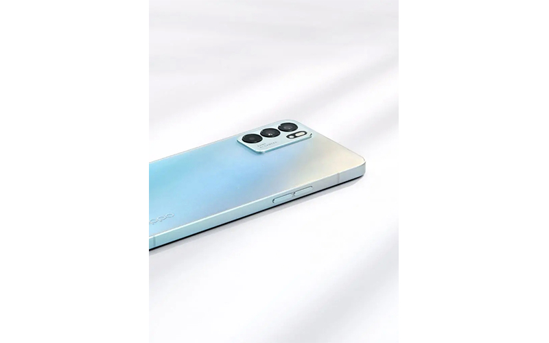 OPPO Reno6