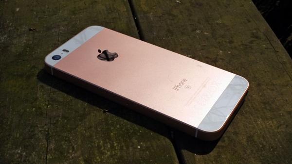 รวมสารพัดรีวิว iPhone SE