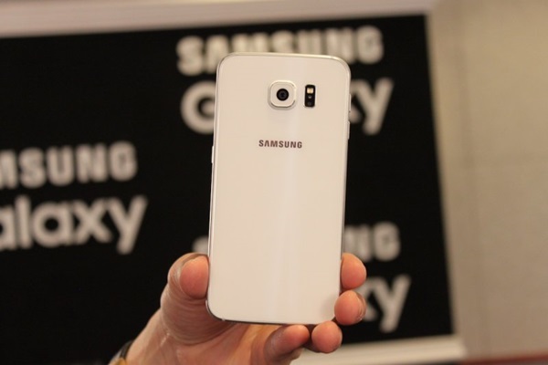 17 สิ่งเกี่ยวกับ Samsung Galaxy S6 และ S6 Edge ที่คุณควรรู้