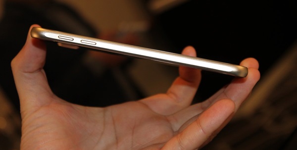 17 สิ่งเกี่ยวกับ Samsung Galaxy S6 และ S6 Edge ที่คุณควรรู้