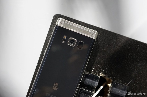 Samsung W2018
