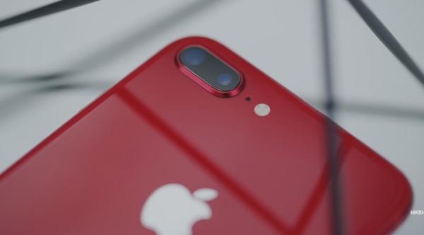 พรีวิว iPhone 8 Plus สีแดง