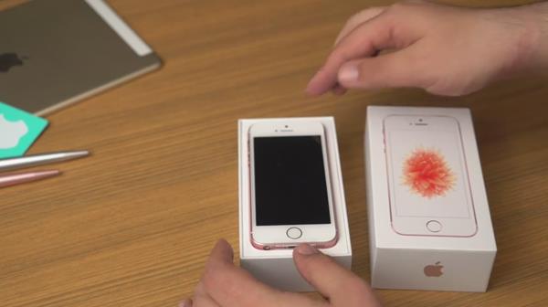 คลิปแกะกล่อง iPhone SE สี Rose Gold