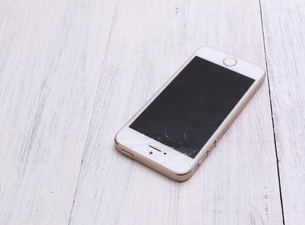 ราคาเปลี่ยนจอ iPhone ทุกอาการ