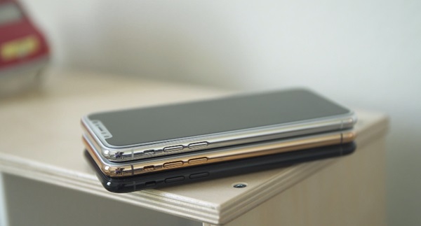 iPhone 7s Plus กับ iPhone 8 จำลอง
