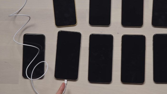 iPhone XS, XS Max พบปัญหาชาร์จไฟไม่เข้า