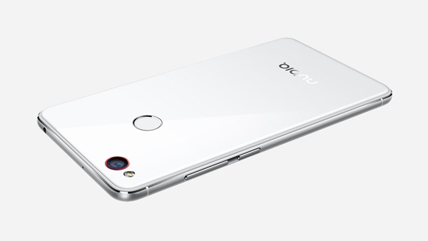 ZTE เปิดตัว nubia Z11 mini