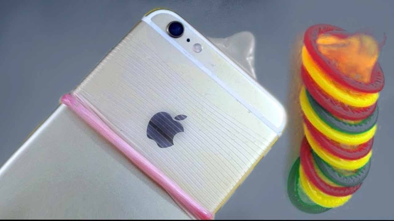 7 วิธีป้องกันมือถือเปียกน้ำง่าย ๆ ในวันสงกรานต์