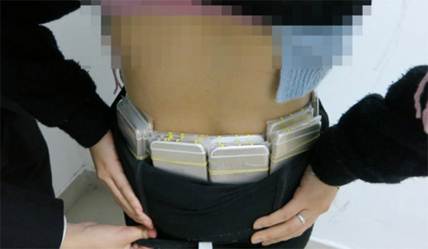 พัน iPhone 20 เครื่องรอบกางเกงใน