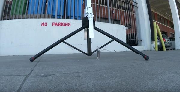 ชมคลิปทดสอบความแกร่ง iPhone SE