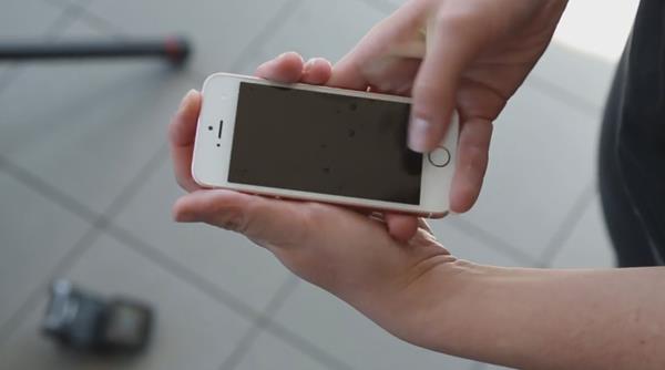 ชมคลิปทดสอบความแกร่ง iPhone SE