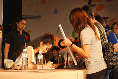 วันเดอร์เกิร์ลส Different Happiness with Wonder Girls