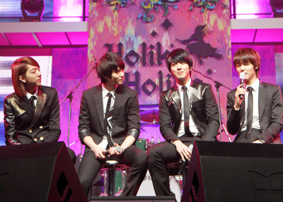 Holika Holika Presents Magic Party With CNBLUE