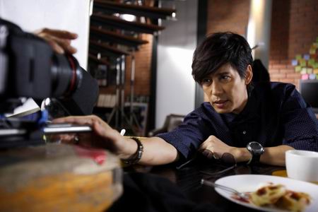 เบิร์ด ธงไชย MV เพลง อยู่คนเดียว