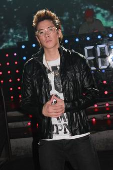 ฮาร์เวิร์ด หวัง MV เพลง Turn It Up