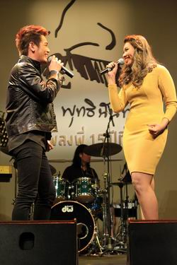 คอนเสิร์ต เรวัต พุทธินันทน์ น้องร้องเพลงพี่ 15 ปีที่คิดถึง