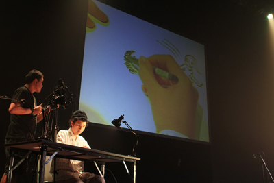 คอนเสิร์ตวาดดนตรีด้วยการ์ตูน วาด – เล่น