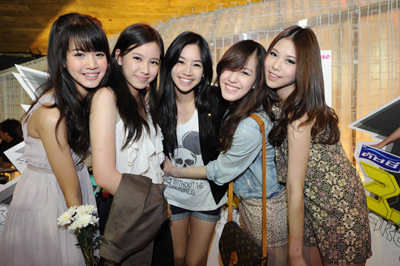 3.2.1 SHAKE IT AH! CONCERT