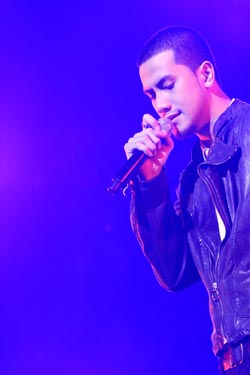 Green concert # 14 DA & The Idols unbreak my heart