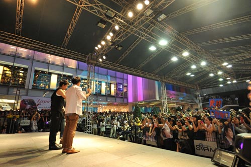 Han Geng DVD Fan Sign in Bangkok