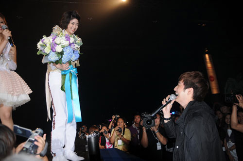 Kamikaze Love เว่อร์ Concert