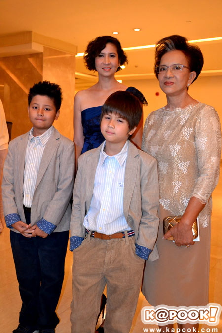 งานแต่งงาน วุ้นเส้น ชาคริต