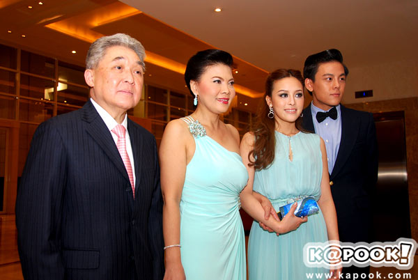 งานแต่งงาน วุ้นเส้น ชาคริต