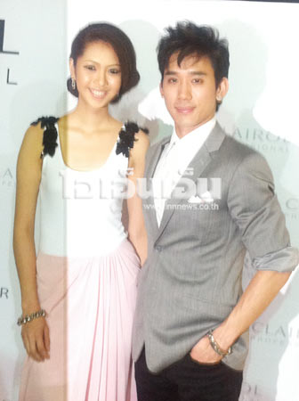 แชมป์ พีรพล - วิว พงศ์ชนก