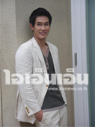 อ๋อม อรรคพันธ์