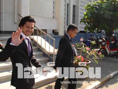 เต๋า สมชาย เข็มกลัด