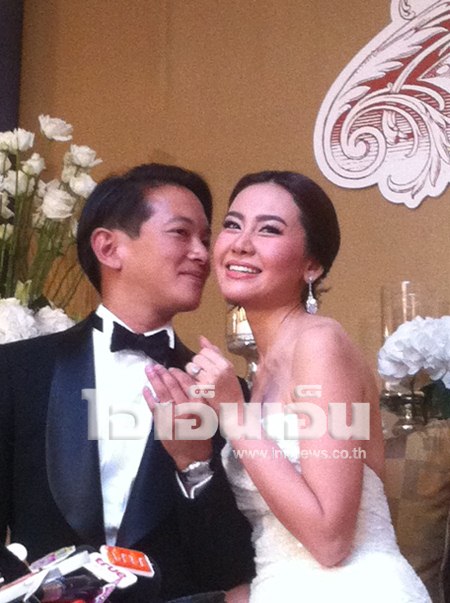 นาเดีย แต่งงาน